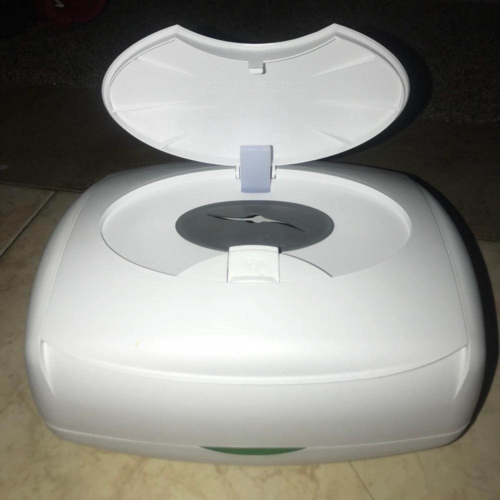 Baby wipe warmer